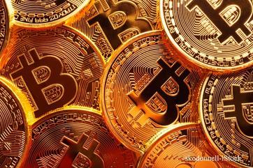 岐路に立つビットコイン 岐路に立つビットコイン