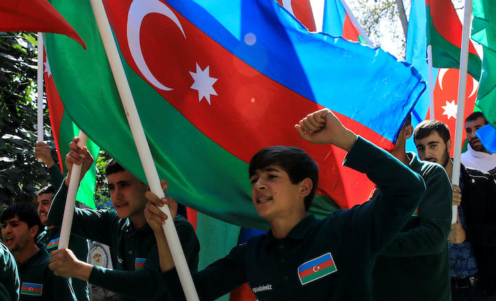 ロシア、アルメニアが入り乱れるネット世論操作激戦地帯