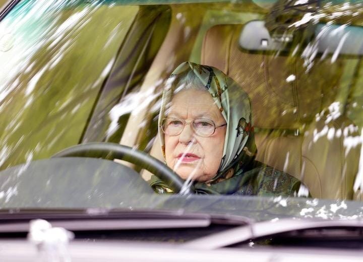 93歳の英女王 免許自主返納の殿下に続き 運転やめます ニューズウィーク日本版 オフィシャルサイト