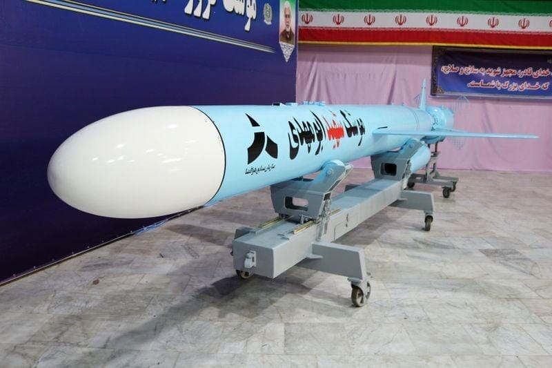 イランがミサイルを公開 巡航ミサイルの射程1000キロ ソレイマニ司令官の名を冠した弾道ミサイルも ニューズウィーク日本版 オフィシャルサイト