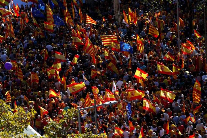 カタルーニャ州で独立反対派が大規模デモ 世論調査で若干優勢 ワールド 最新記事 ニューズウィーク日本版 オフィシャルサイト