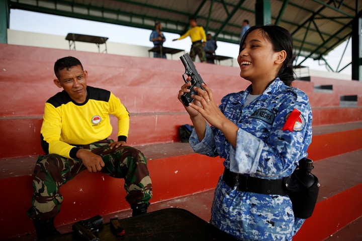 インドネシア軍 警察の処女検査 人権団体が廃止要求 ワールド 最新記事 ニューズウィーク日本版 オフィシャルサイト