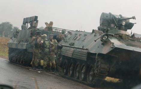 ジンバブエでクーデターか？　兵士が国営放送局を占拠するも「大統領は無事」