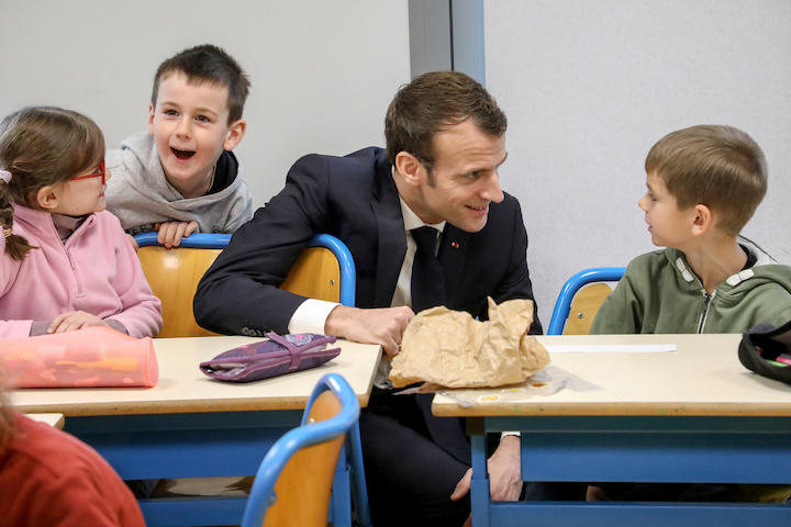 フランスの学校 同性婚家族への配慮で 父 母 の呼び方を 親1 親2 へ ニューズウィーク日本版 オフィシャルサイト