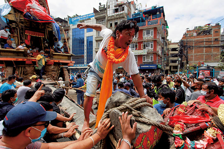 外出禁止のネパールで祭りの参加者と警察が衝突 ワールド 最新記事 ニューズウィーク日本版 オフィシャルサイト