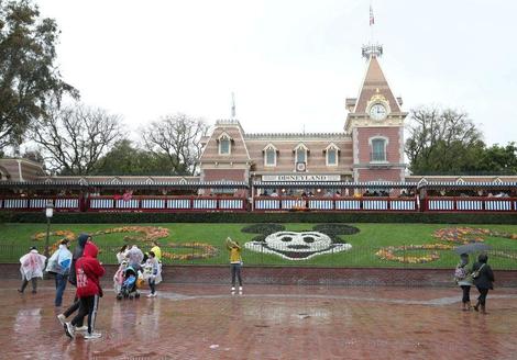 米ディズニー テーマパーク部門で約2万8000人削減へ ディズニーランド再開めど立たず ビジネス 最新記事 ニューズウィーク日本版 オフィシャルサイト