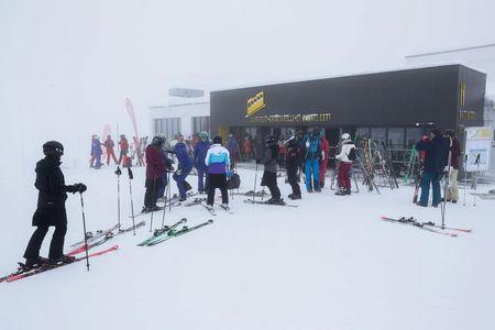 スイス人気スキーリゾート地サンモリッツで変異種 400人隔離 チェコでも確認 ニューズウィーク日本版 オフィシャルサイト