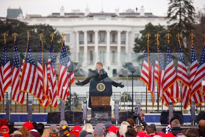 トランプ支持者が議会占拠 1人死亡 バイデン 反乱 と非難 ワールド 最新記事 ニューズウィーク日本版 オフィシャルサイト