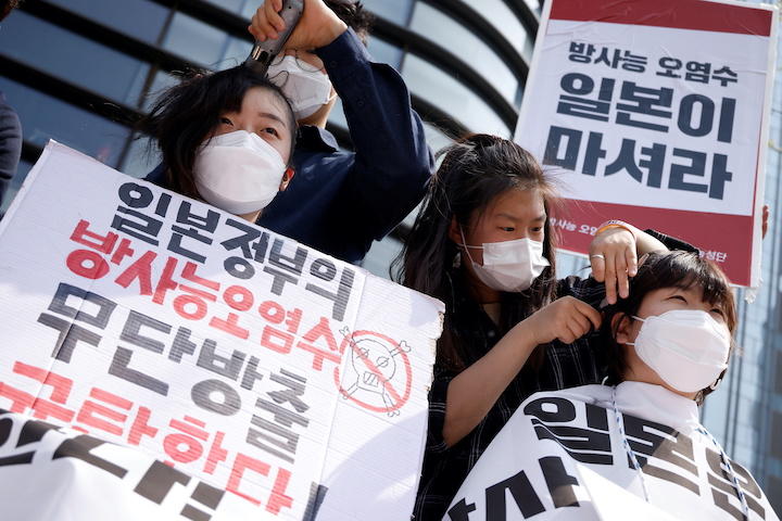 韓国 学生は原発処理水放出に断髪で抗議 専門機関は 科学的に問題ない ニューズウィーク日本版 オフィシャルサイト