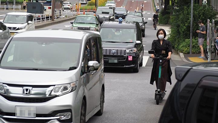 あまりに危険 ノーヘル 右折okとなった電動キックボードの車道走行は禁止すべき ニューズウィーク日本版 オフィシャルサイト