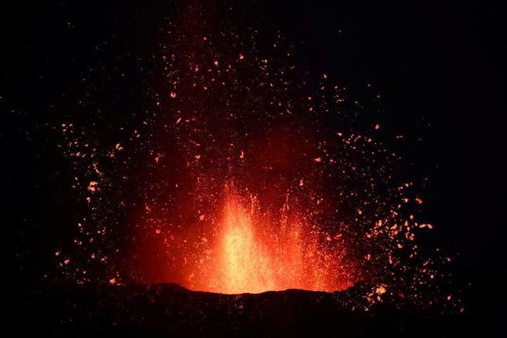 カナリア諸島ラパルマ島の火山噴火 1カ月近く経つも早期終息の兆候なく ニューズウィーク日本版 オフィシャルサイト