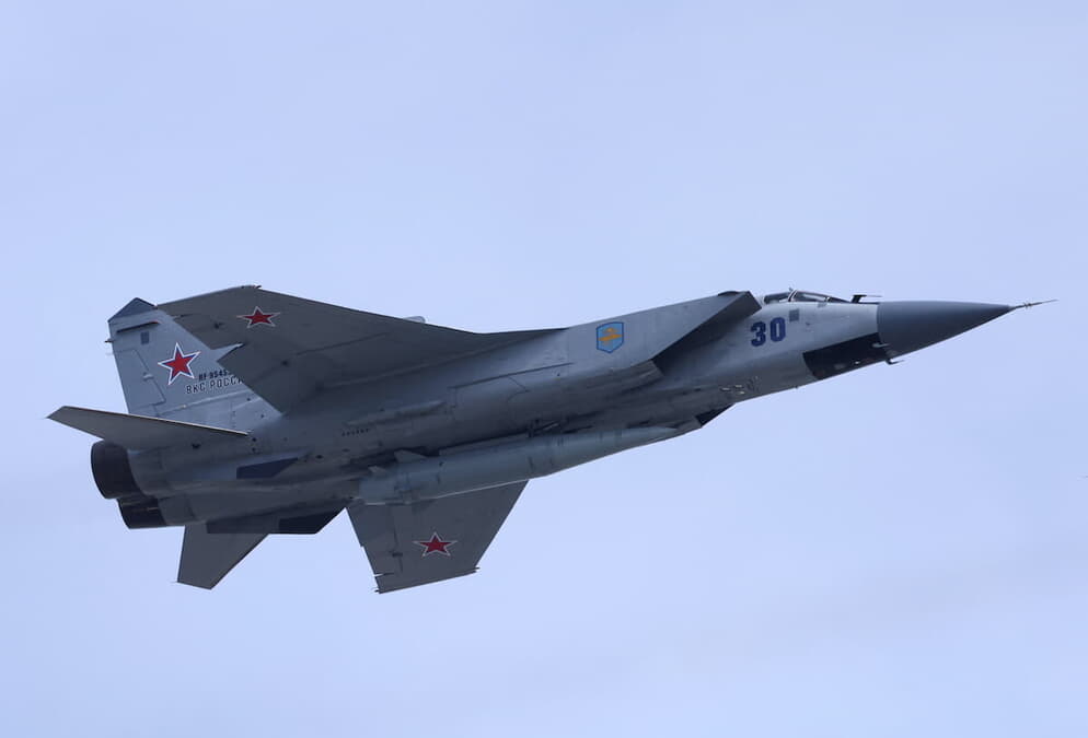 ロシアが初めてSu34戦闘爆撃機から極超音速ミサイル「キンジャール」を 