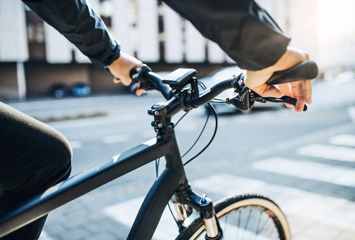 自転車を日本に初めに持ち込んだ奴