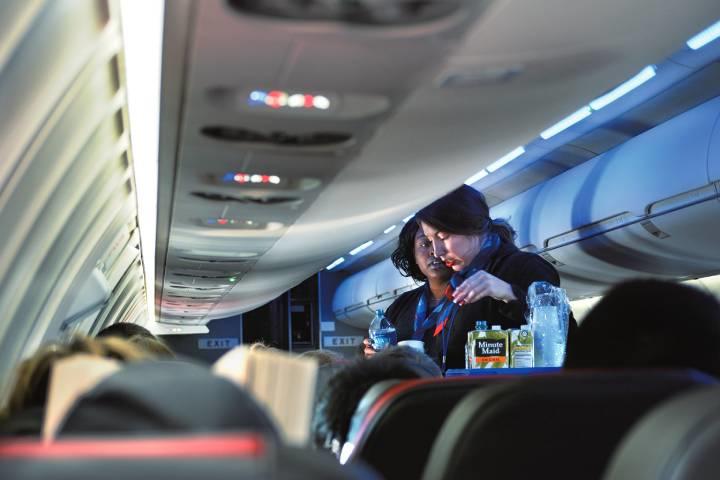 アメリカで満席のフライト増加 現状と不安を客室乗務員が本音で語る ワールド For Woman ニューズウィーク日本版 オフィシャルサイト